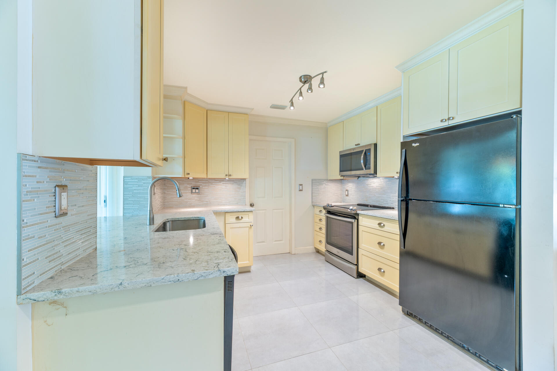 MAINLANDS OF TAMARAC LAKES - Residential