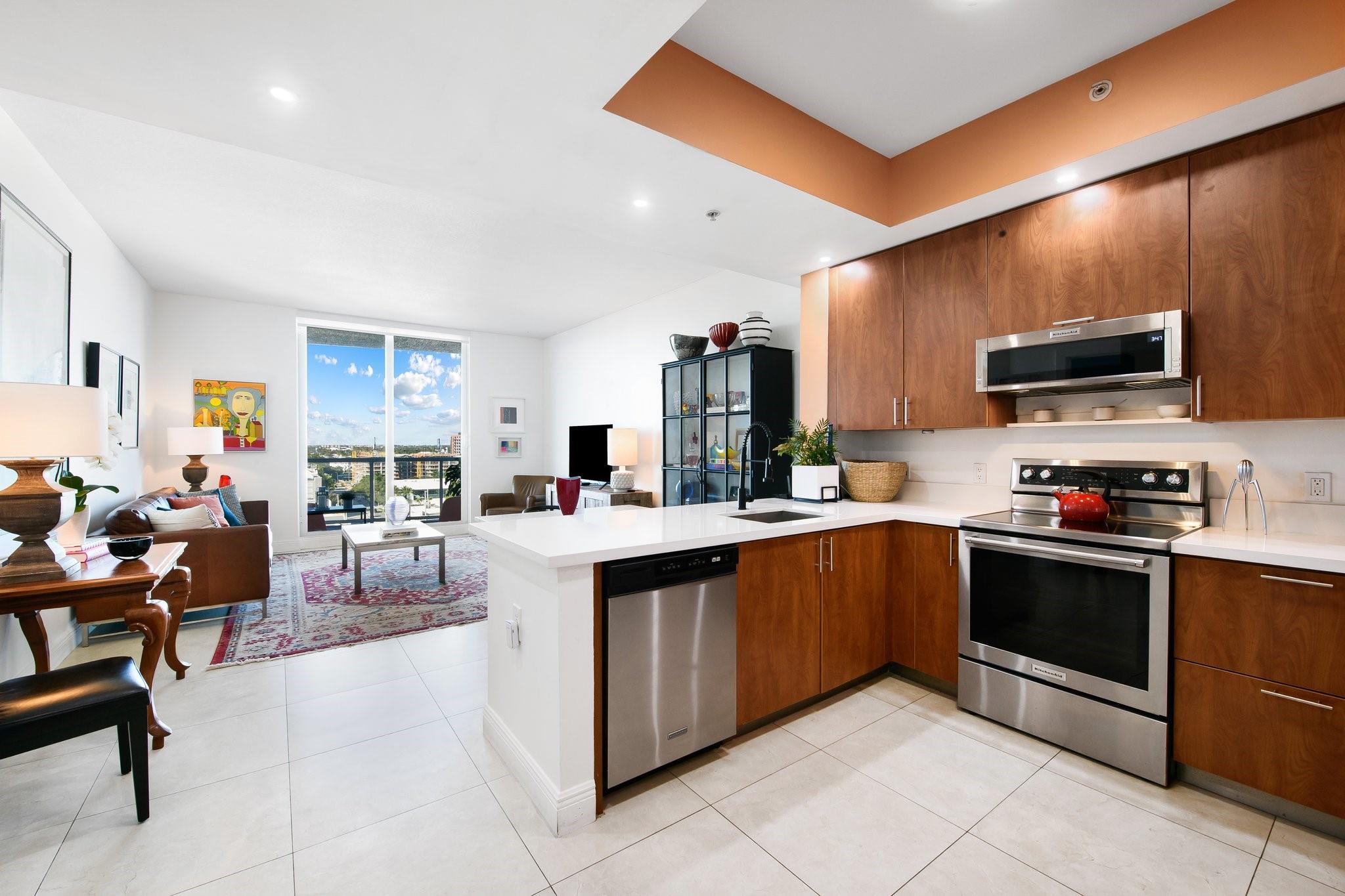 315 NE 3rd Ave 1008