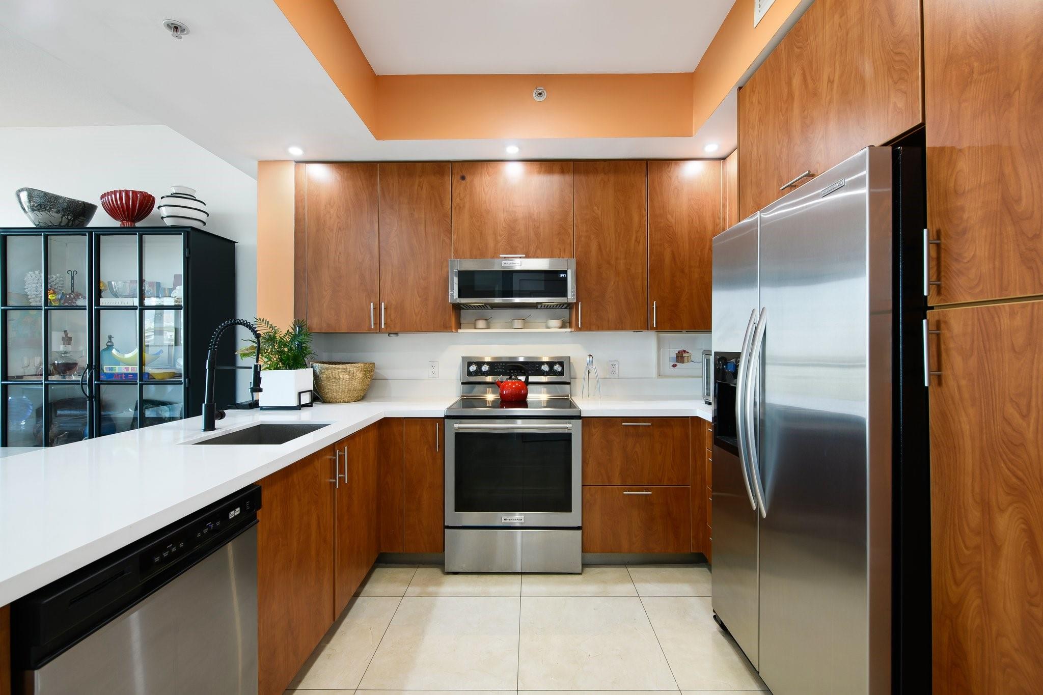 315 NE 3rd Ave 1008