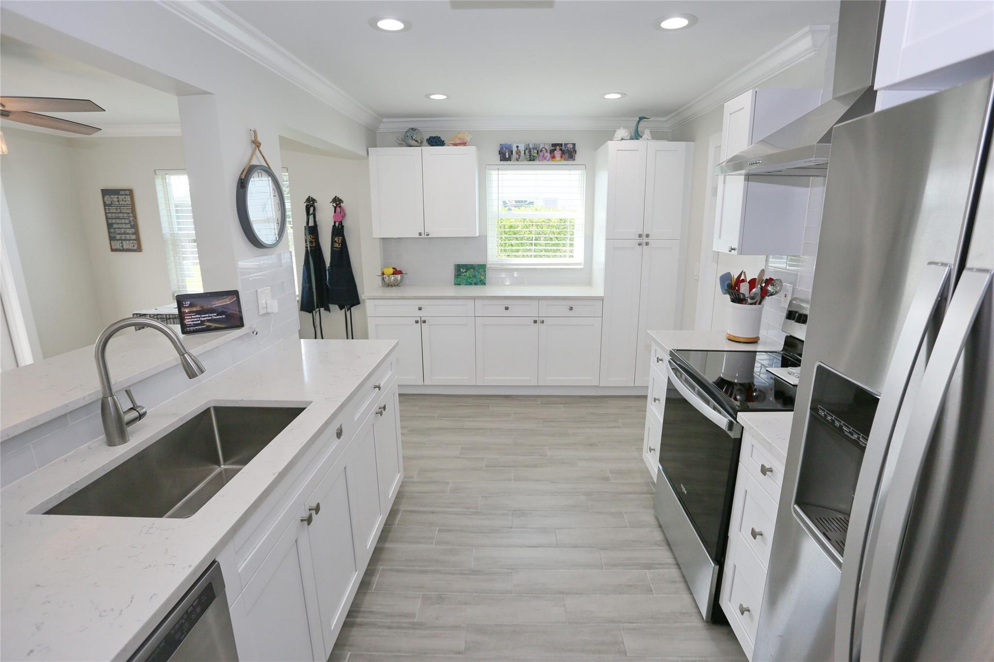 PALM  BEACH LEISUREVILLE 10 - Residential