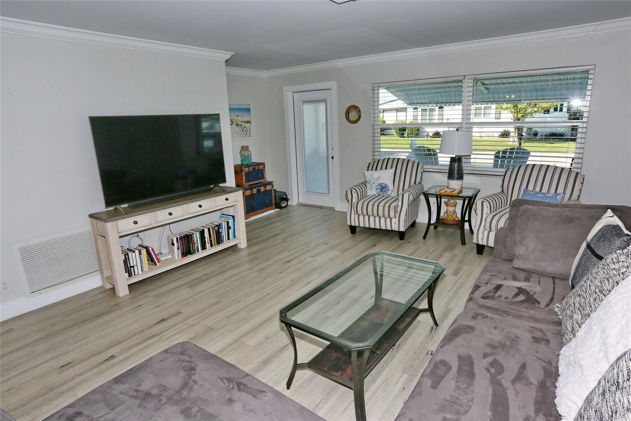 PALM  BEACH LEISUREVILLE 10 - Residential