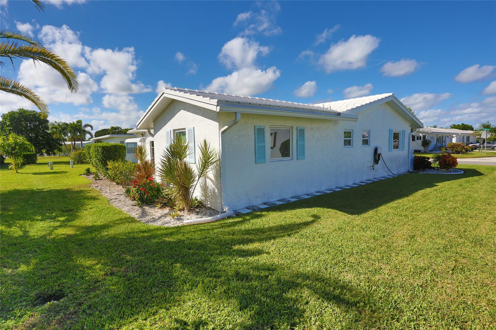 PALM  BEACH LEISUREVILLE 10 - Residential