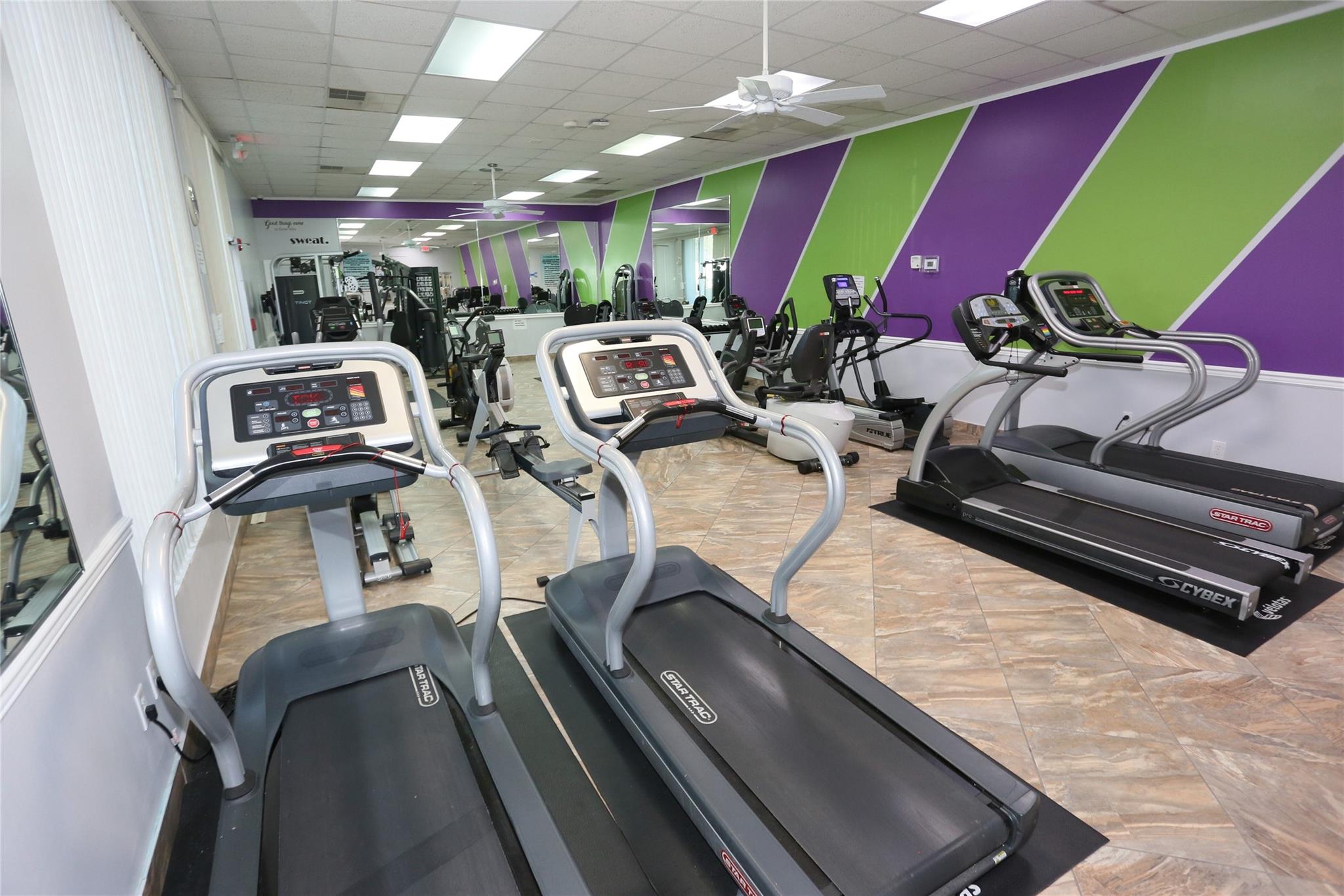 PALM  BEACH LEISUREVILLE 10 - Residential