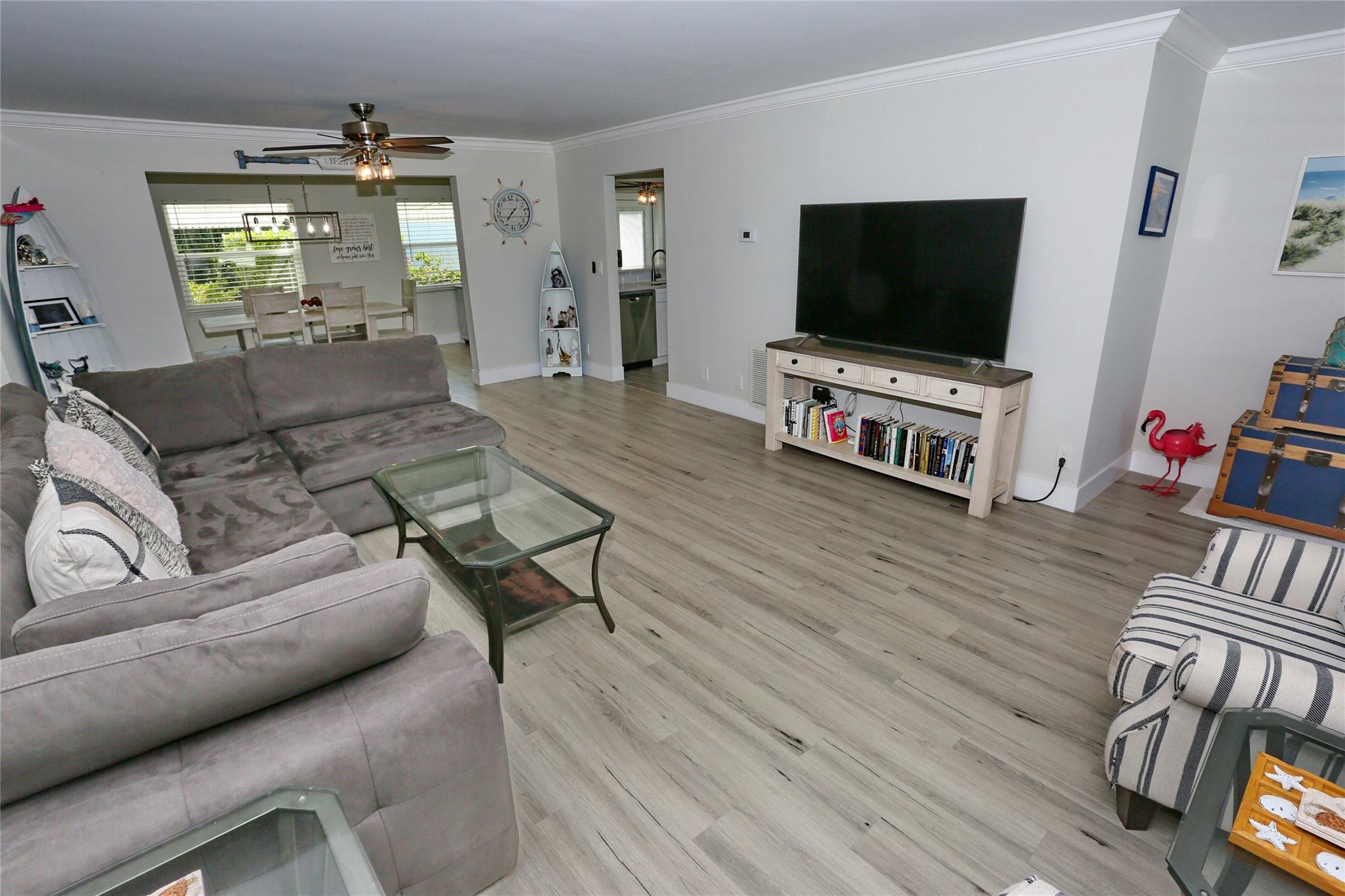 PALM  BEACH LEISUREVILLE 10 - Residential