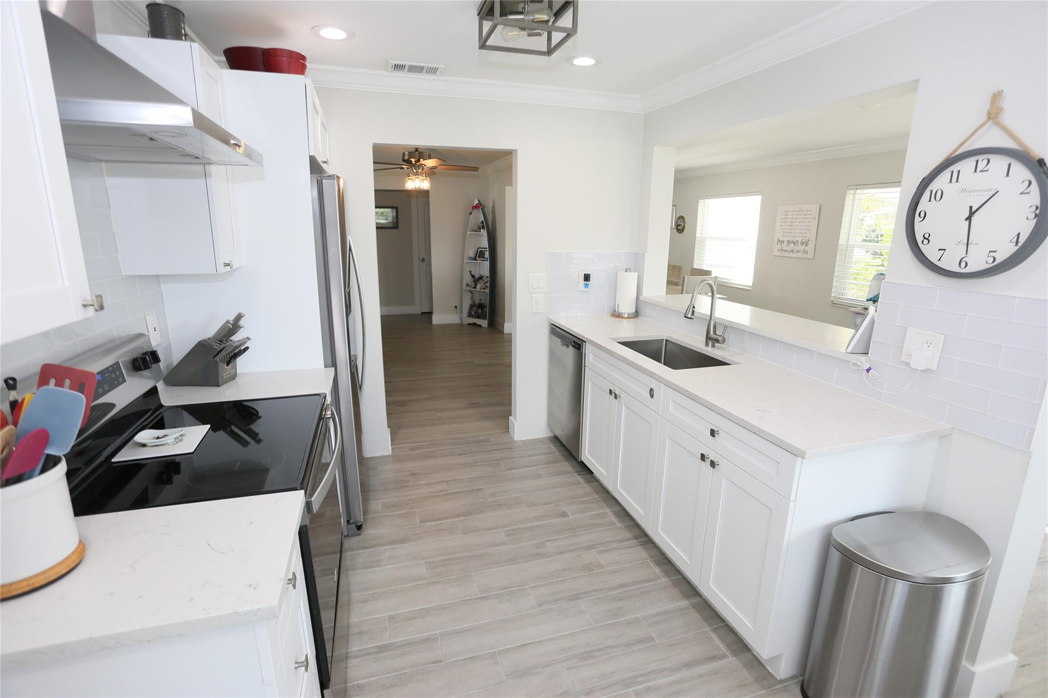 PALM  BEACH LEISUREVILLE 10 - Residential