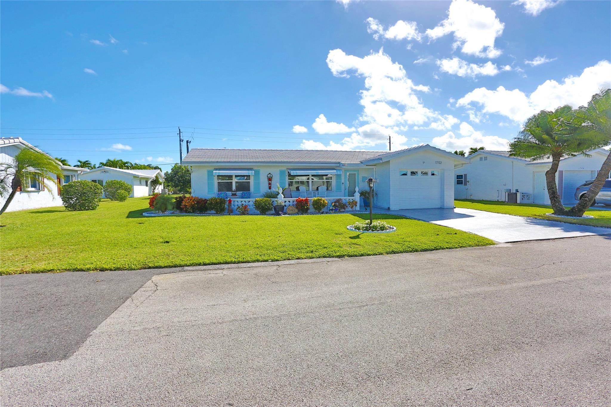 PALM  BEACH LEISUREVILLE 10 - Residential