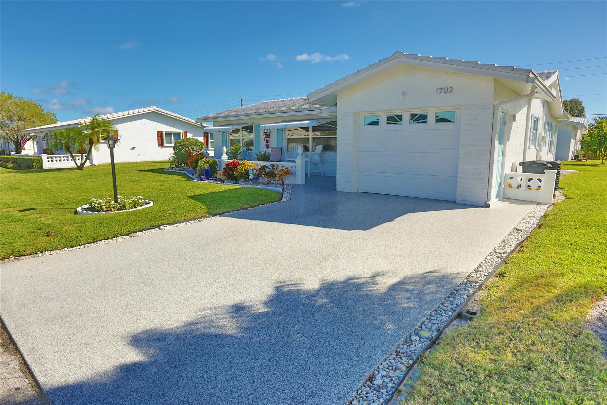 PALM  BEACH LEISUREVILLE 10 - Residential