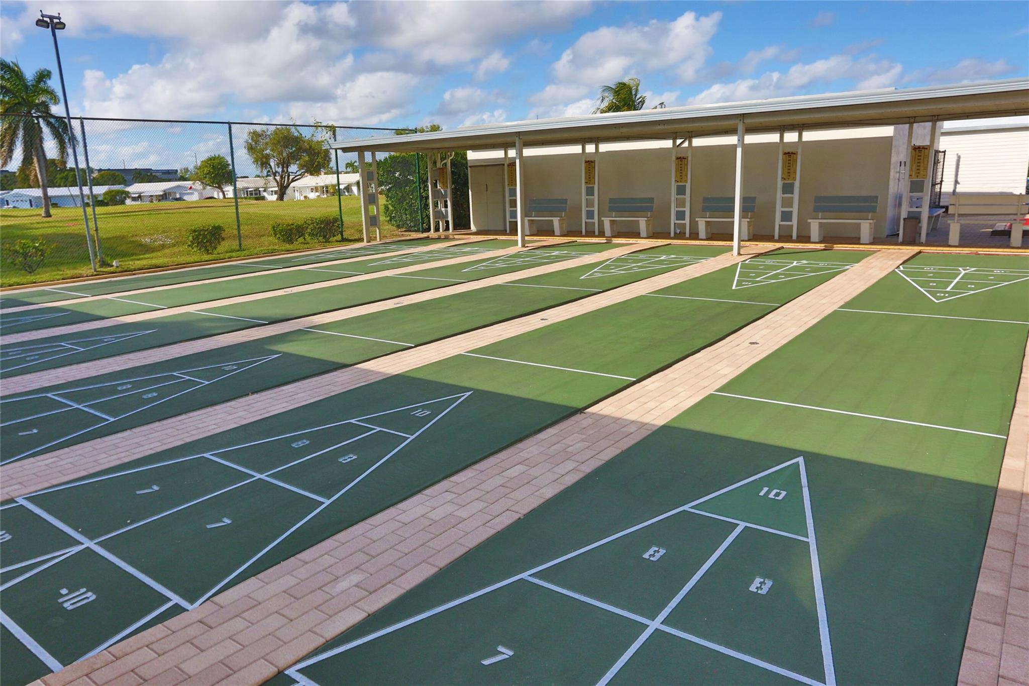 PALM  BEACH LEISUREVILLE 10 - Residential