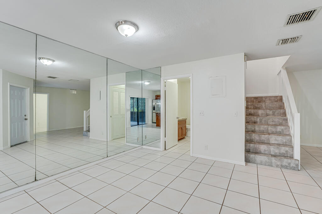 VILLAGE OF TURNBERRY PH II - Residential Lease