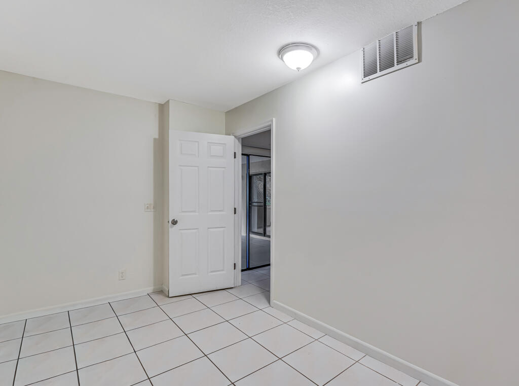 VILLAGE OF TURNBERRY PH II - Residential Lease