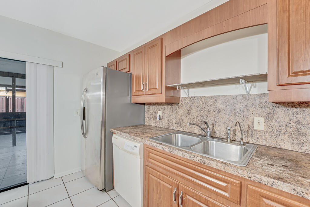 VILLAGE OF TURNBERRY PH II - Residential Lease