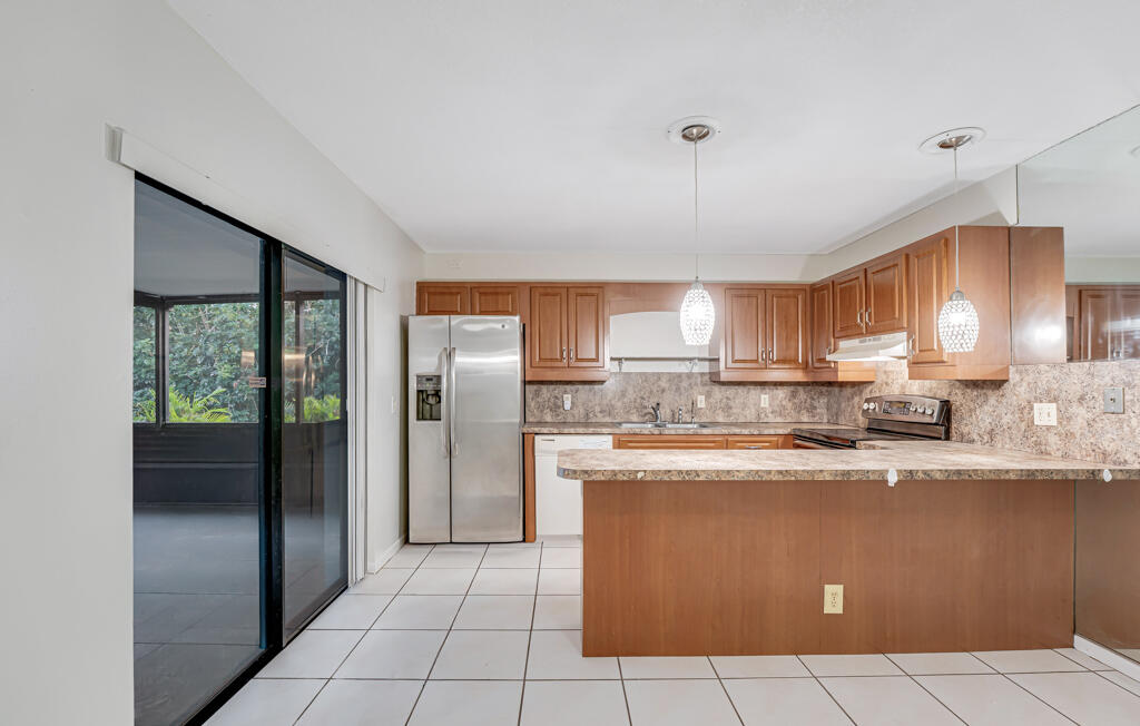 VILLAGE OF TURNBERRY PH II - Residential Lease