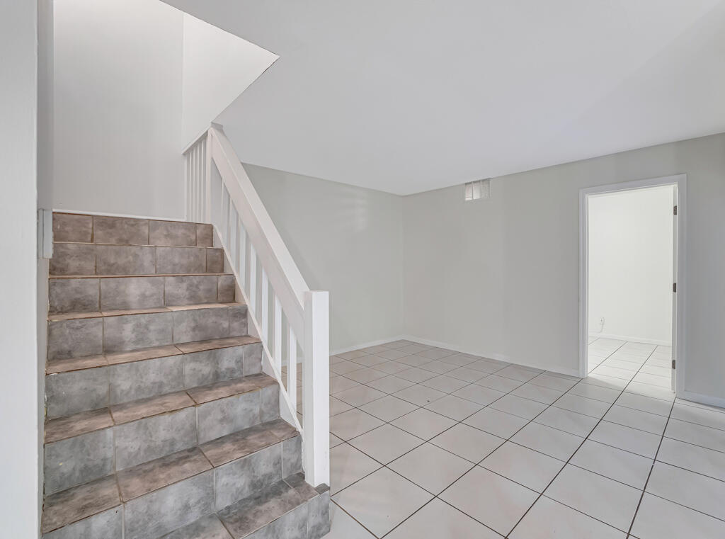 VILLAGE OF TURNBERRY PH II - Residential Lease