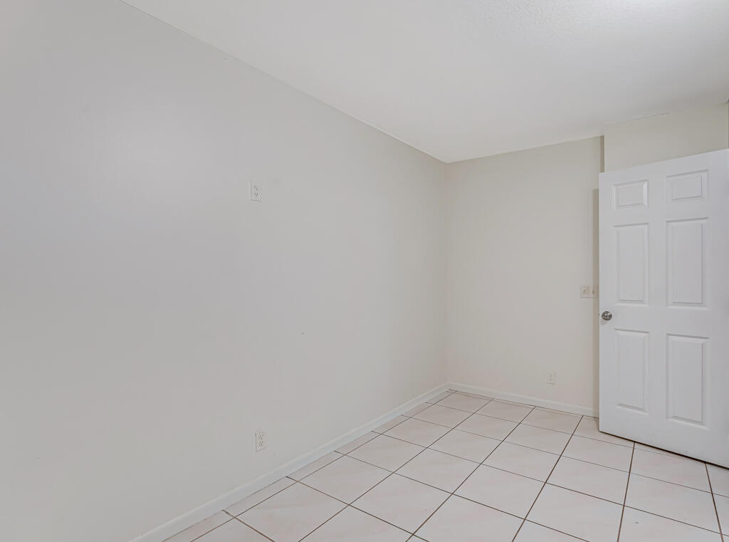 VILLAGE OF TURNBERRY PH II - Residential Lease