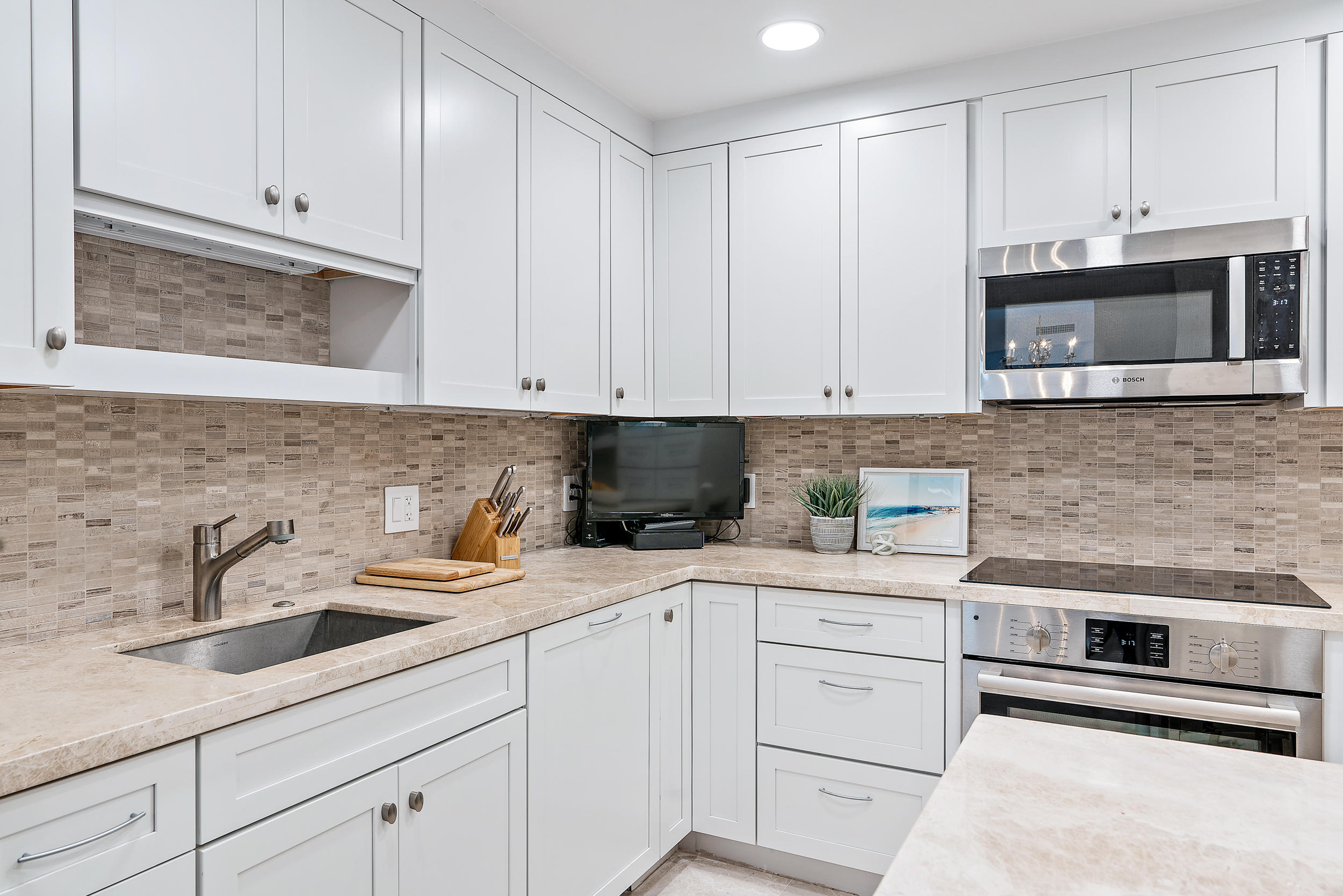 WINTHROP HOUSE CONDO - Residential