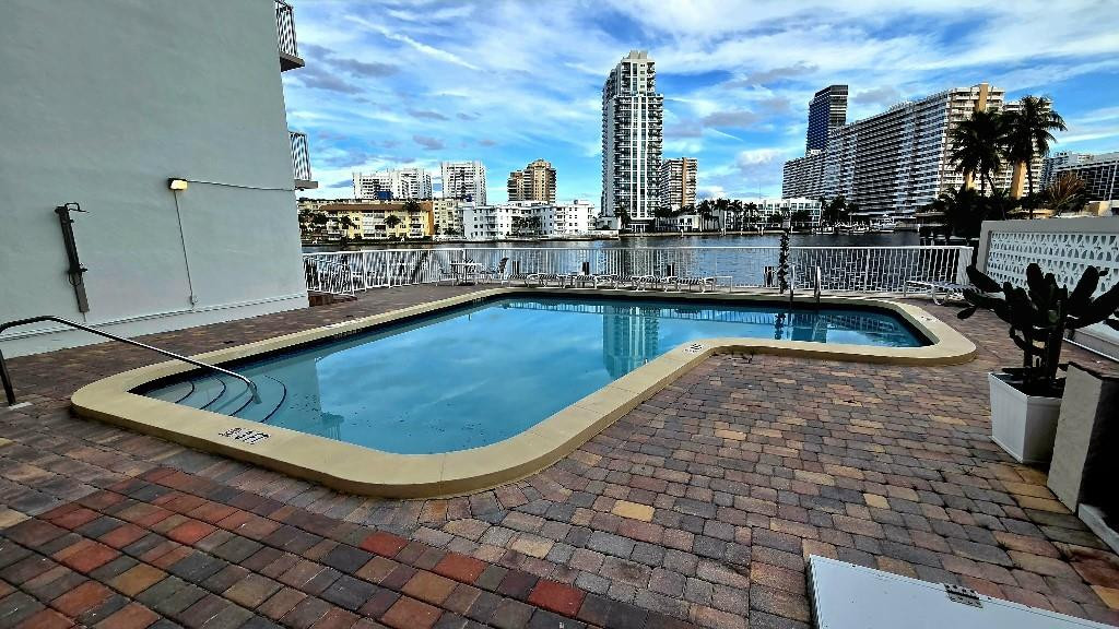 DORSEY ARMS CONDO UNIT 90 - Residential