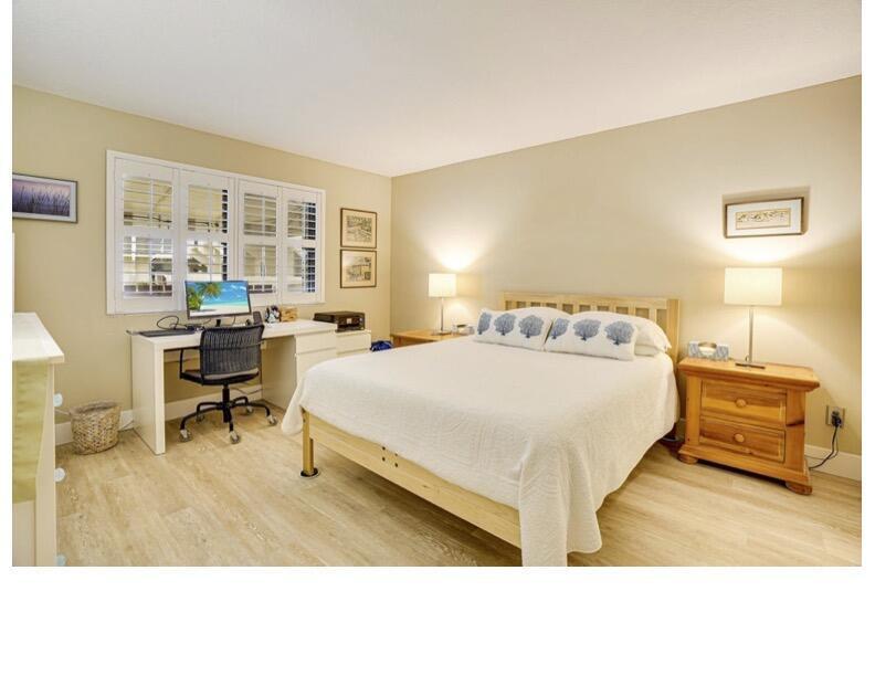 LA ENTRADA DEL MAR CONDOMINIUM - Residential