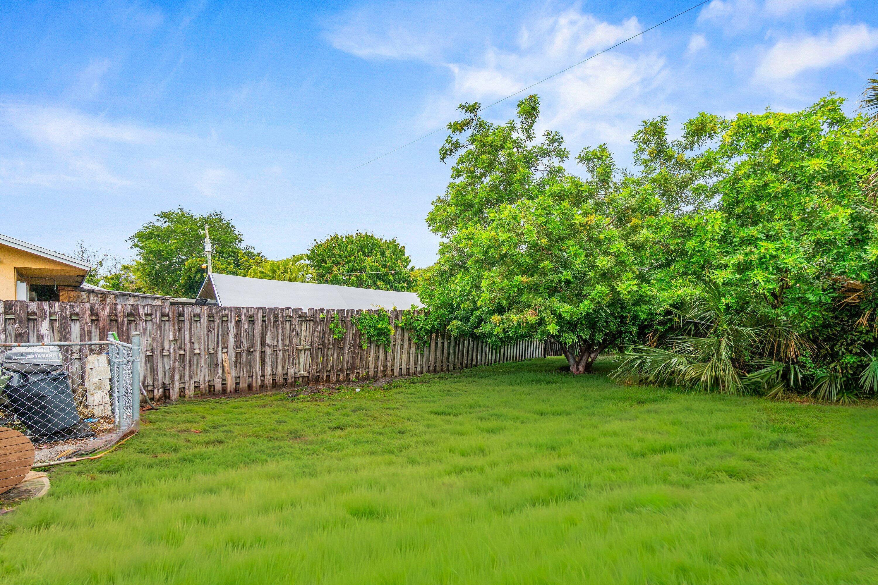 HYPOLUXO VILLAGE 1 - Residential
