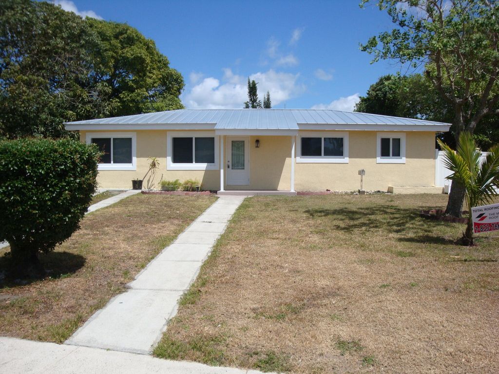 Photo of 2761 SW 64th Way, Miramar, FL 33023 (MLS # R10982133)