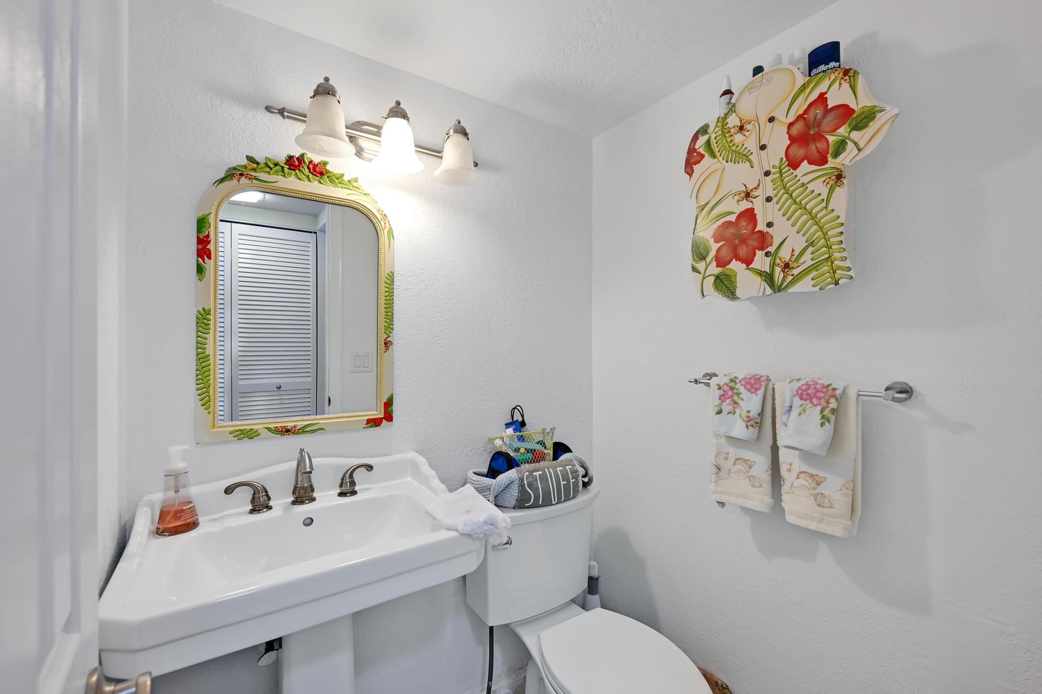 MAYFAIR HOUSE CONDO - Residential