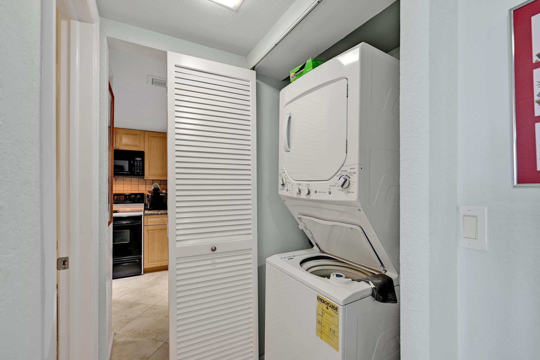 MAYFAIR HOUSE CONDO - Residential