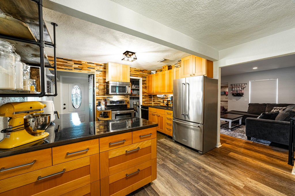 Photo of 7100 Thompson Road, Boynton Beach, FL 33426 (MLS # R11048093)
