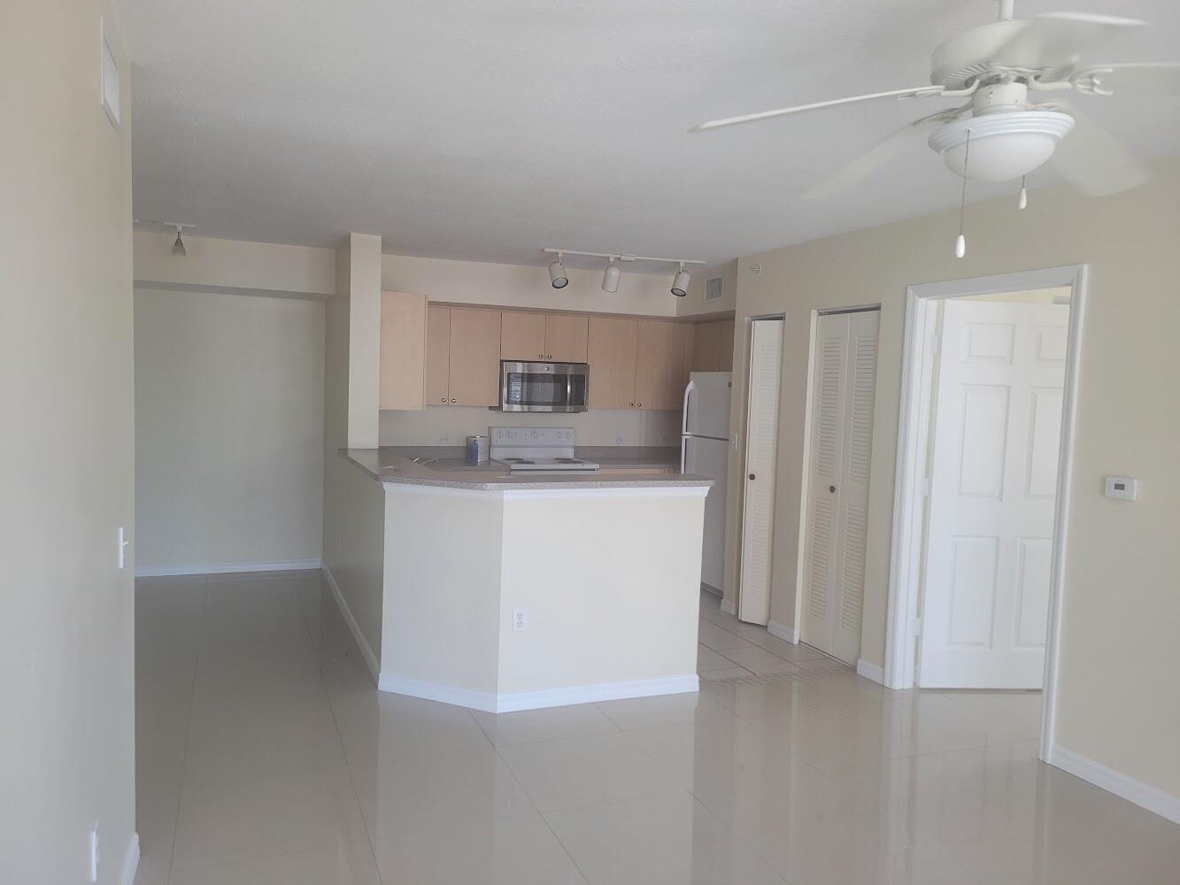 Located in the heart of Boynton Beach! Close to beach, shops, restaurants & hospitals Open concept with a private patio. The bedroom is a generous size & the bathroom has a vanity with a soaker tub/shower. washer & dryer in unit! The Community is gated & has a club house featuring, pool/spa with an outdoor BBQ kitchen, billiard room, fitness room, indoor basketball court, volleyball court, and a playground area