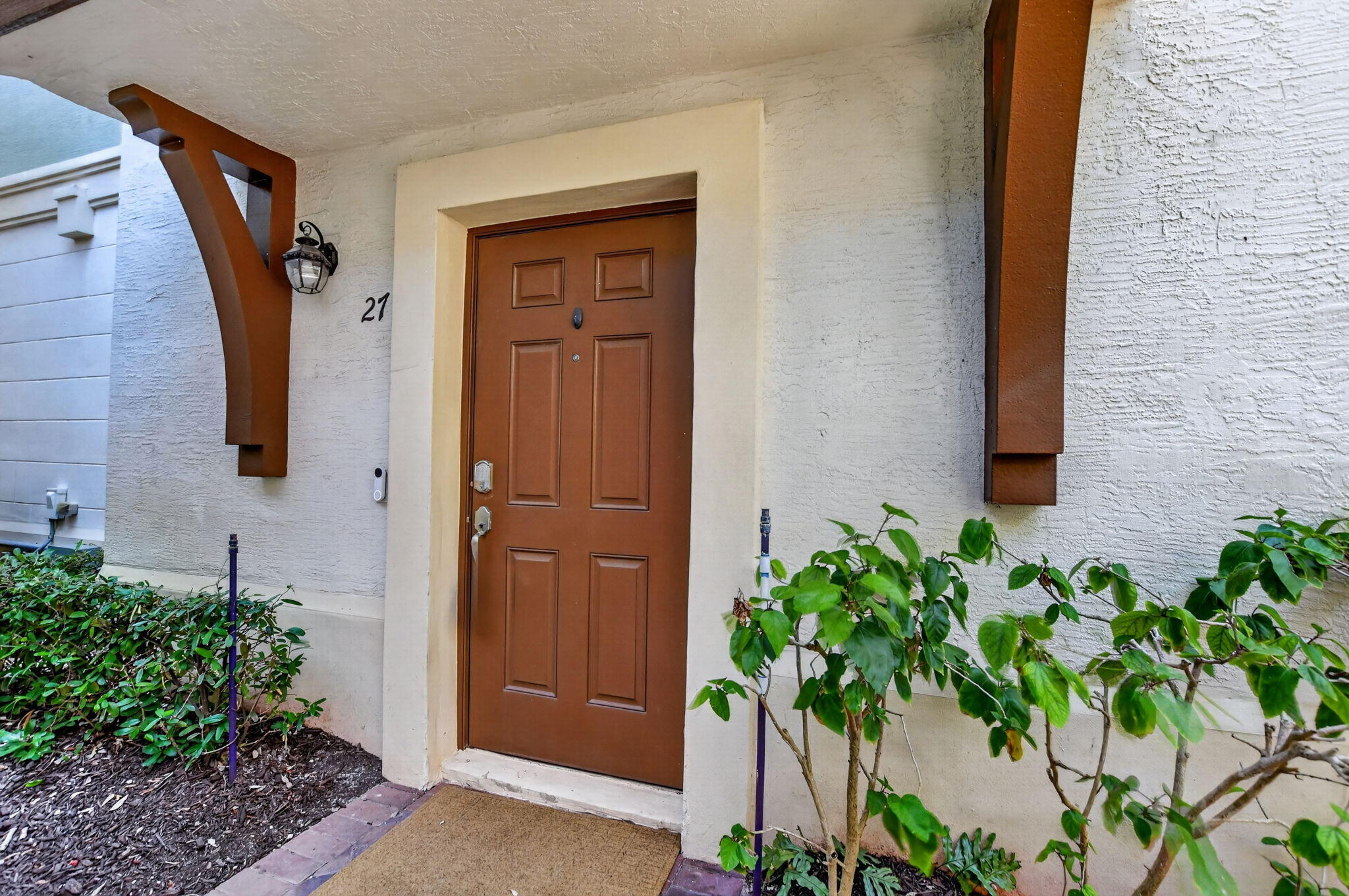 27 NW Hawthorne Place