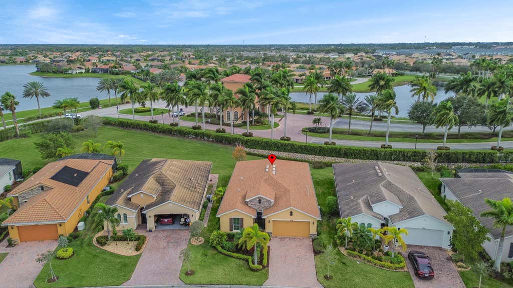 Photo of 10108 SW Fernwood Avenue, Port Saint Lucie, FL 34987 (MLS # R10949819)