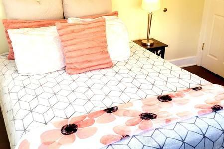 COLONIAL ESTATES - Residential Lease