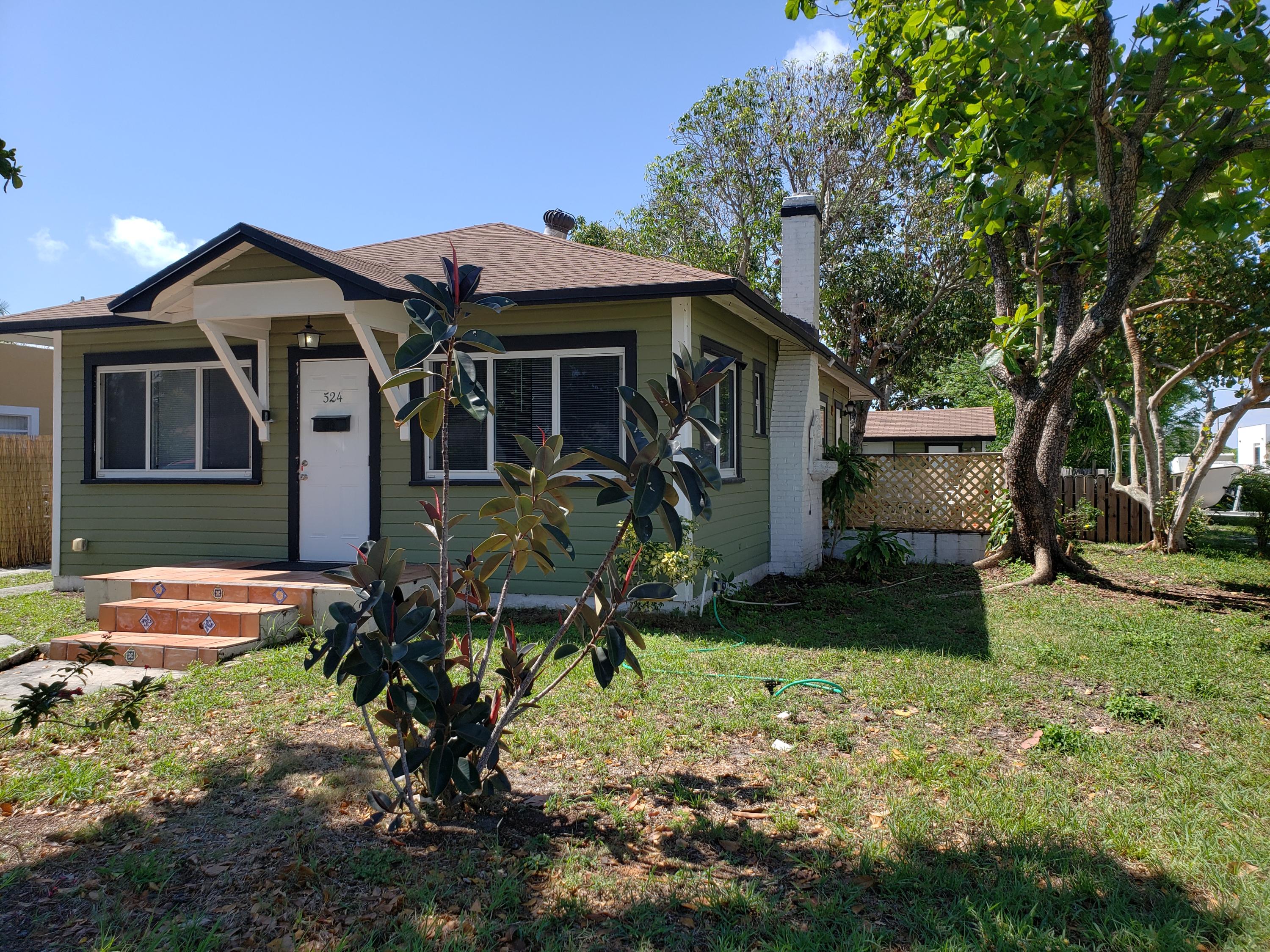 COLONIAL ESTATES - Residential Lease