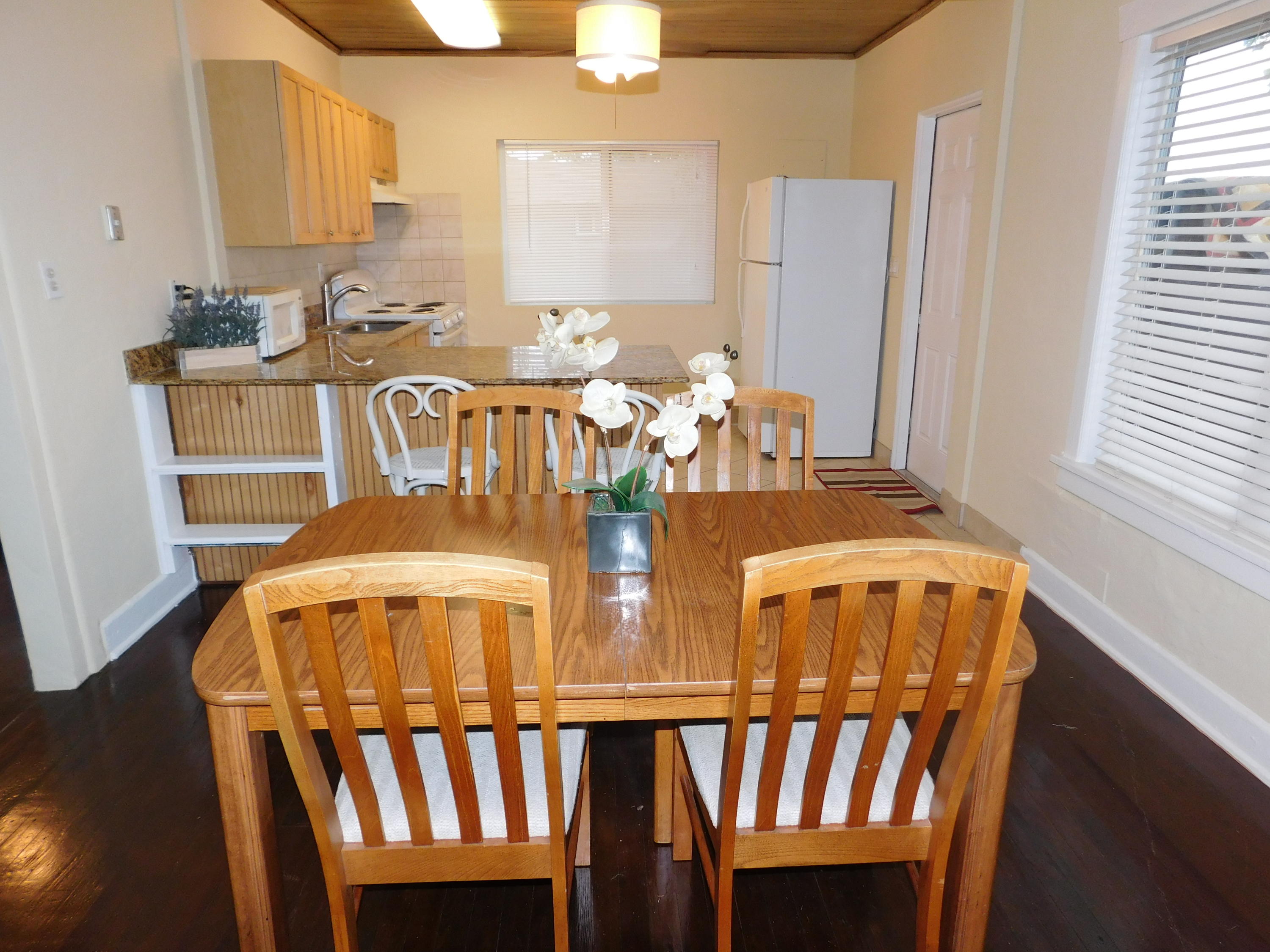 COLONIAL ESTATES - Residential Lease