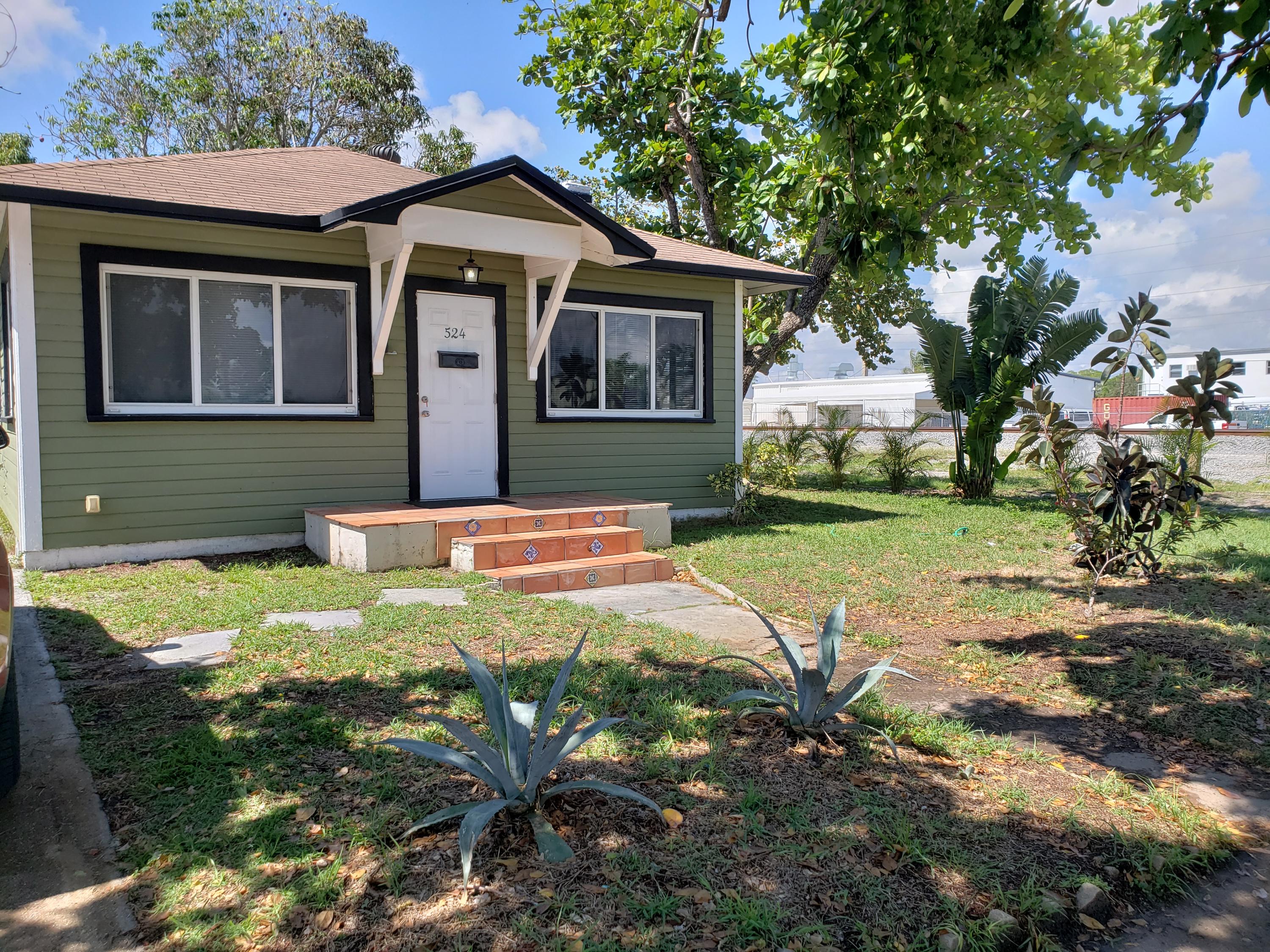 COLONIAL ESTATES - Residential Lease