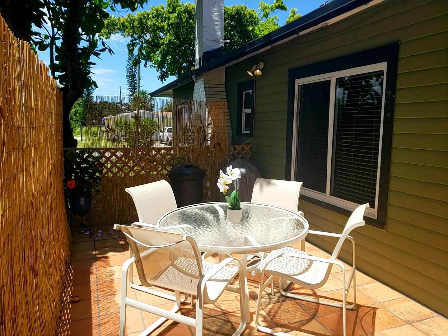 COLONIAL ESTATES - Residential Lease