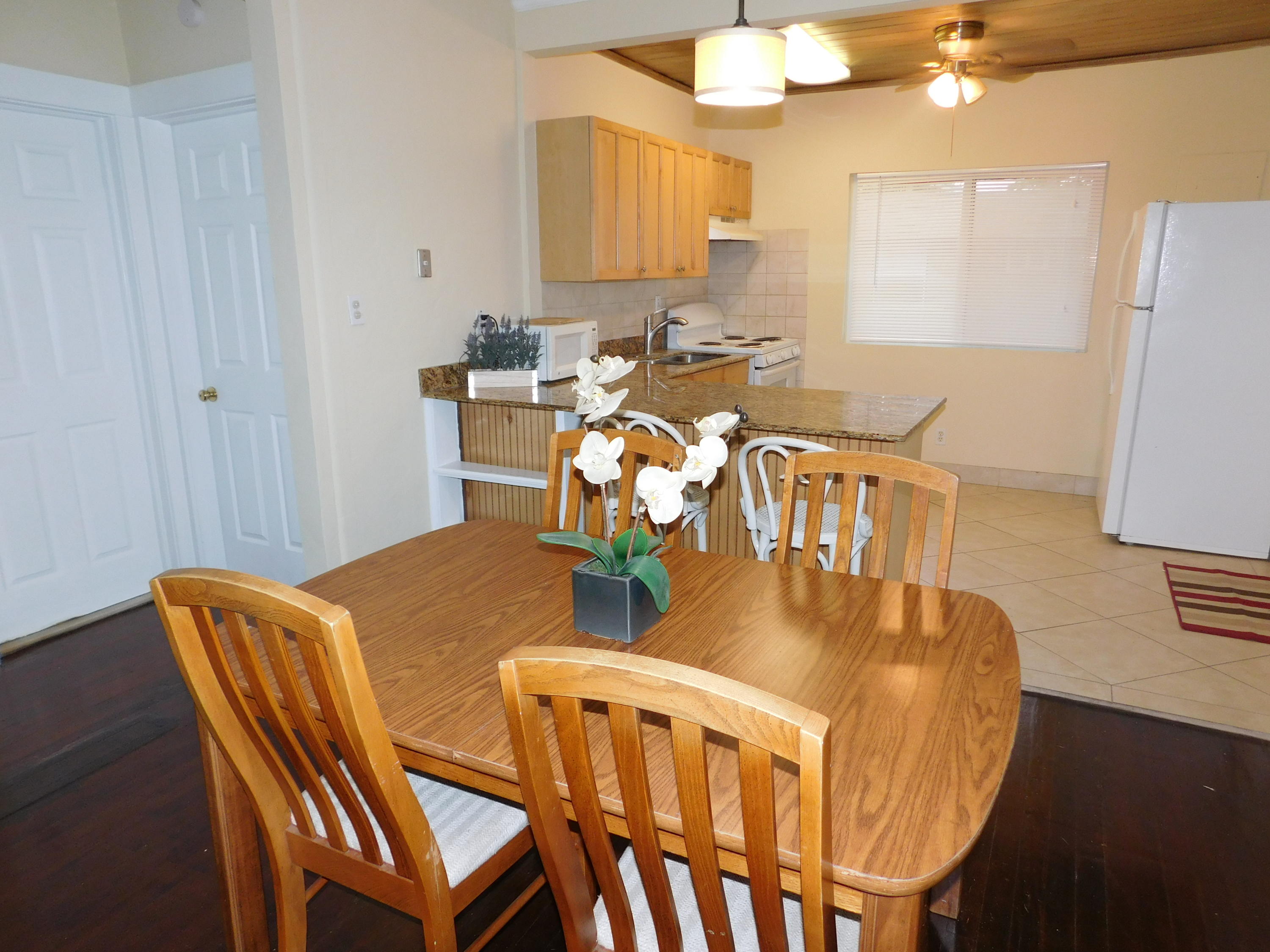 COLONIAL ESTATES - Residential Lease