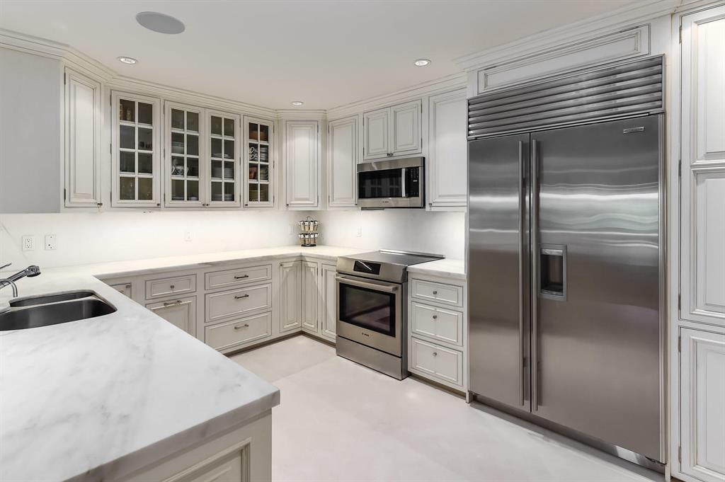 THREE HUNDRED OCEAN BLVD - Residential