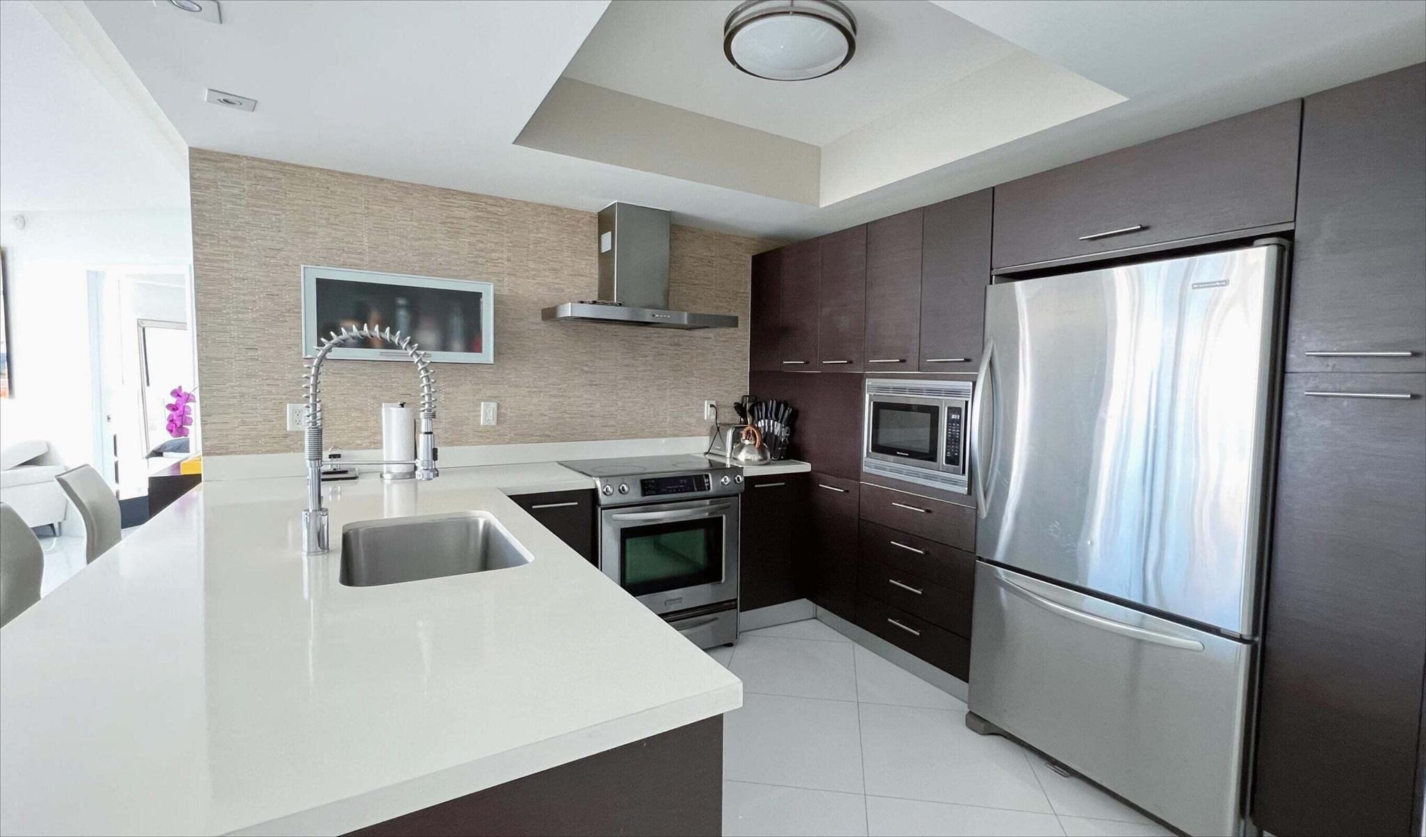 250 Sunny Isles Boulevard 3-Ph1