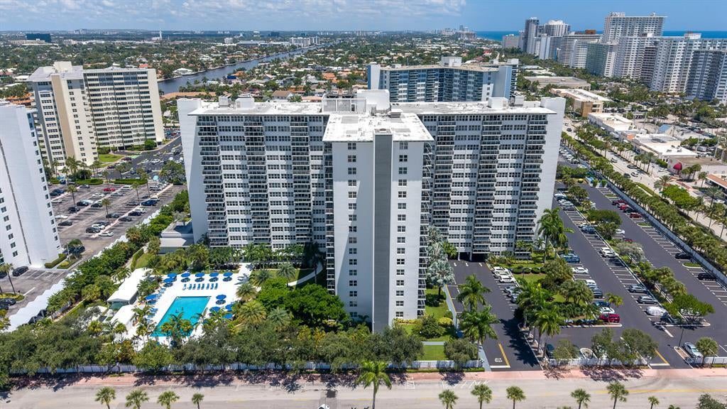 3333 NE 34TH Street 115