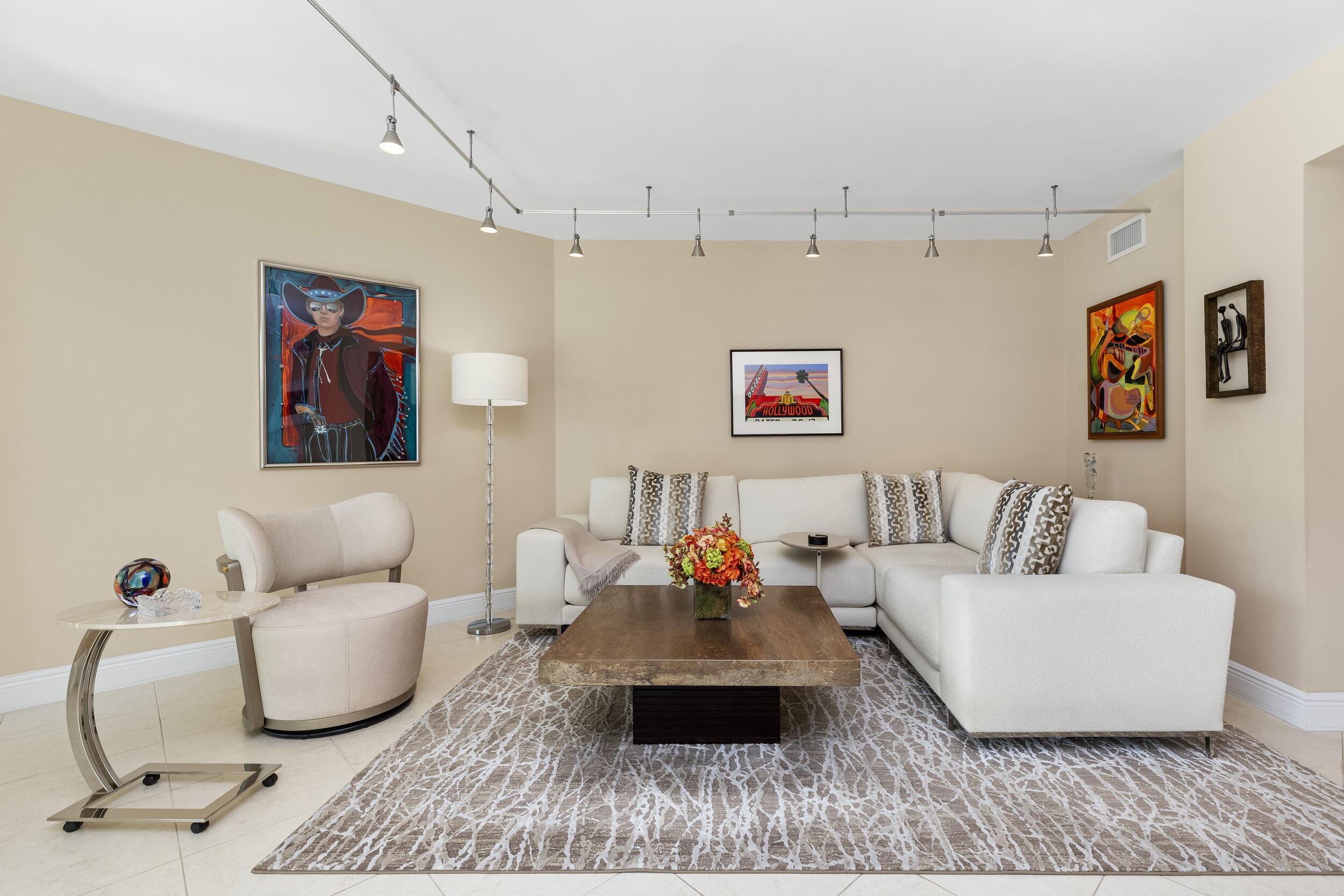 100 SE 5th Avenue 207