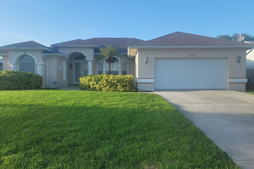 Photo of 981 SW Abingdon Avenue, Port Saint Lucie, FL 34953 (MLS # R11005575)