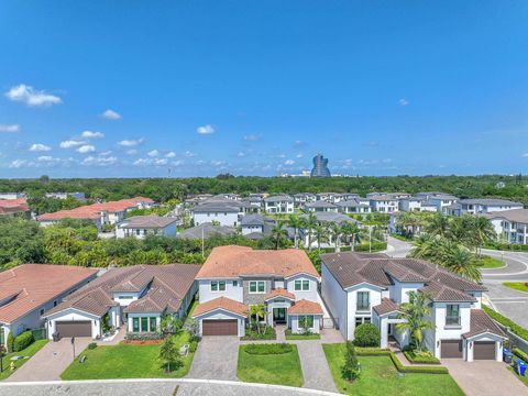 5827 Brookfield Cir W Hollywood FL 33312