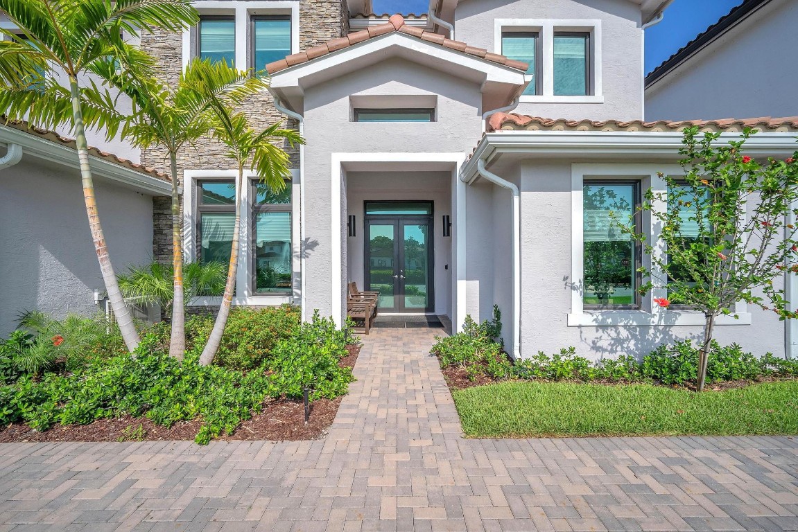 5827 Brookfield Circle