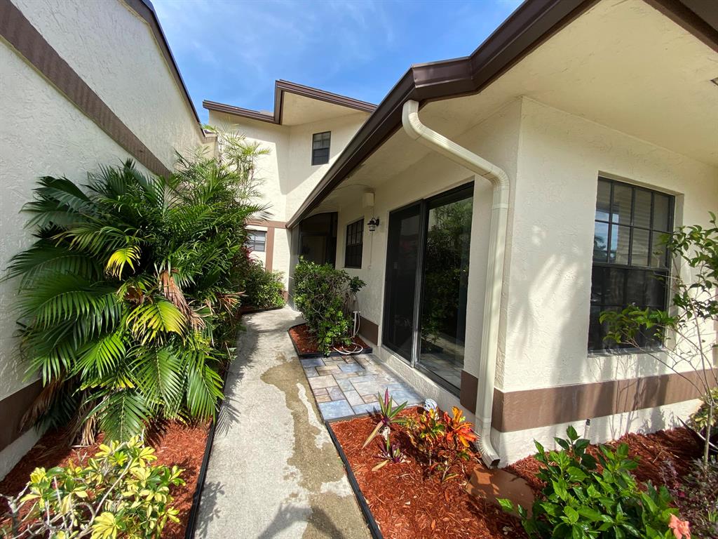 BOCA RIDGE GLEN - Residential