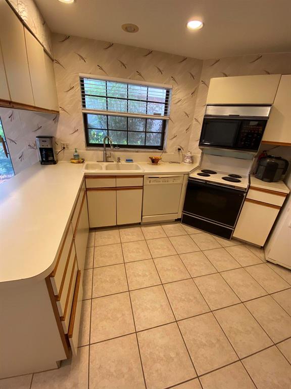 BOCA RIDGE GLEN - Residential