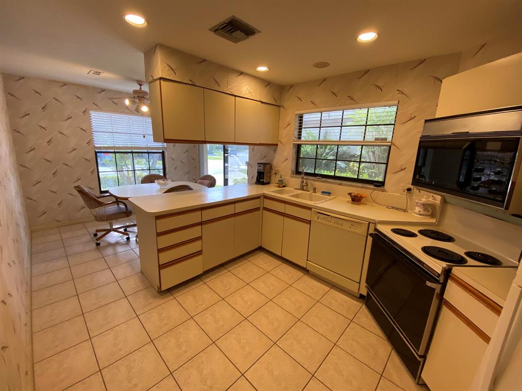 BOCA RIDGE GLEN - Residential