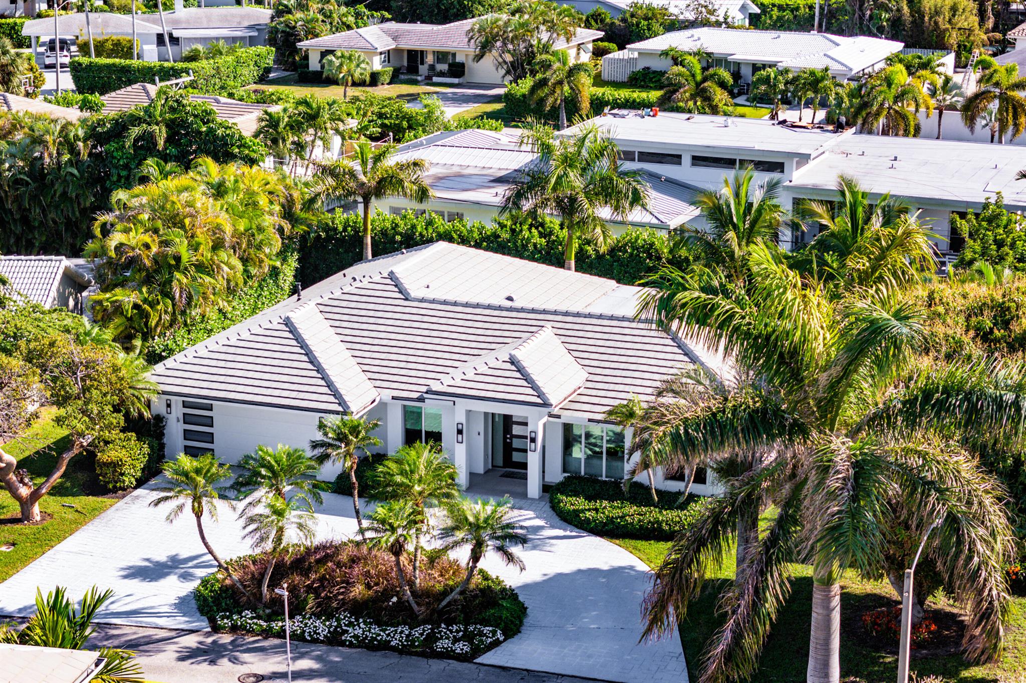 SUN AND SURF CLUB COMMUNI - Residential