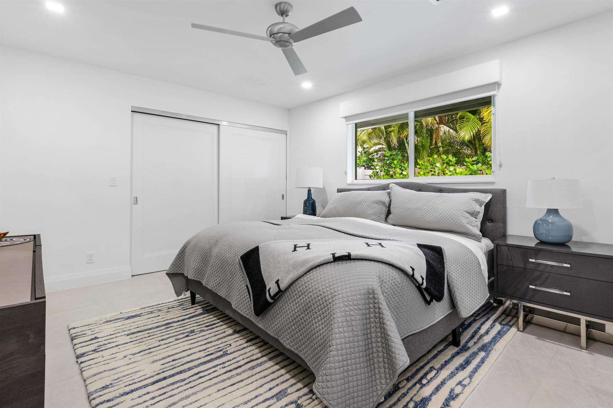 SUN AND SURF CLUB COMMUNI - Residential