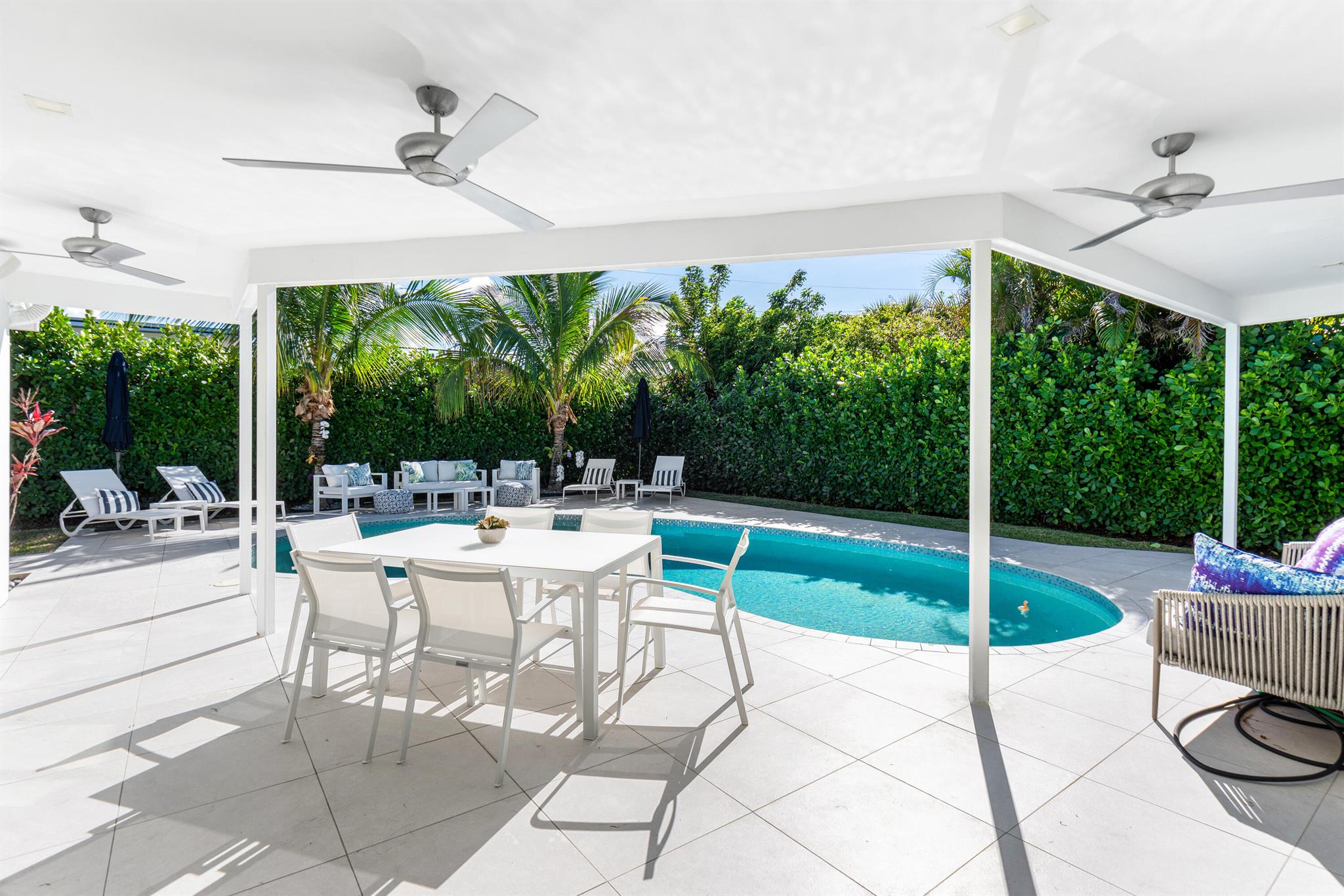 SUN AND SURF CLUB COMMUNI - Residential