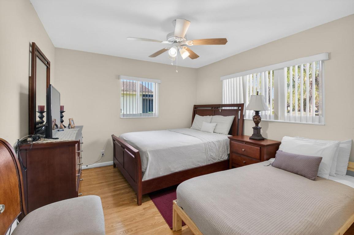 DELRAY VILLAS 5 - Residential