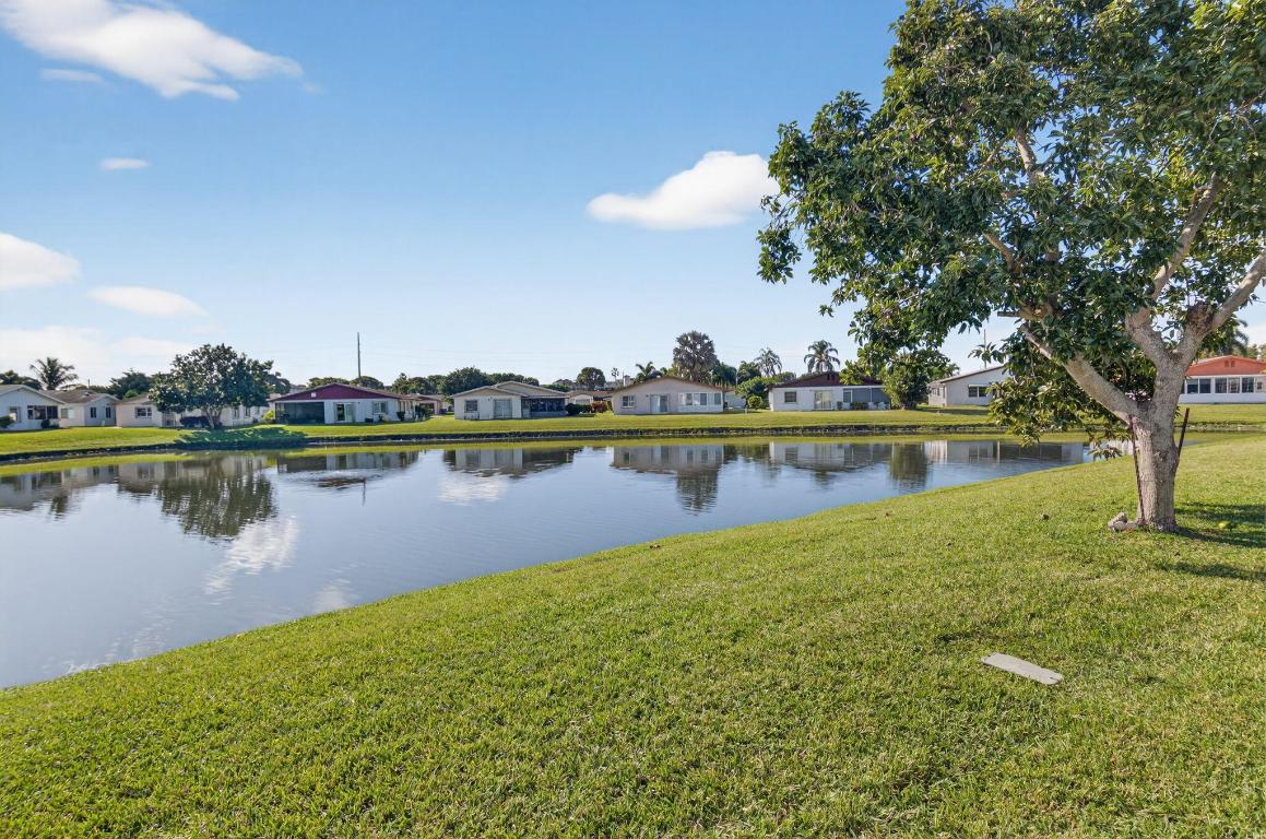 DELRAY VILLAS 5 - Residential